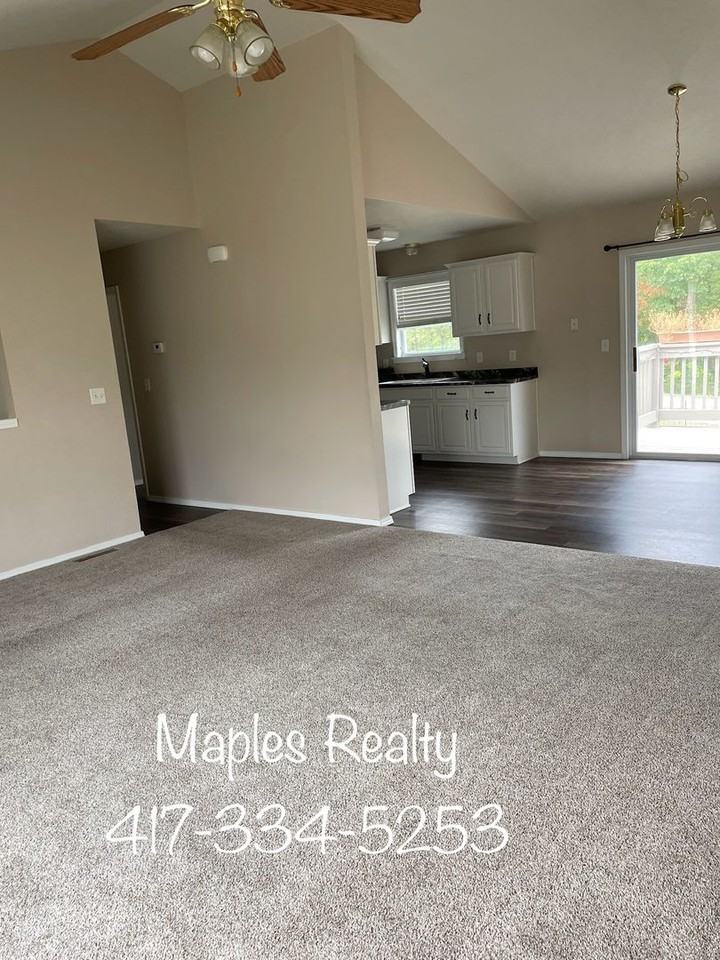 126 Forest Ln - Photo 2 of 6