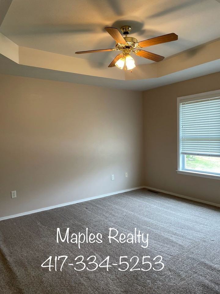 126 Forest Ln - Photo 3 of 6