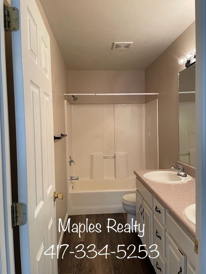 126 Forest Ln - Photo 4 of 6