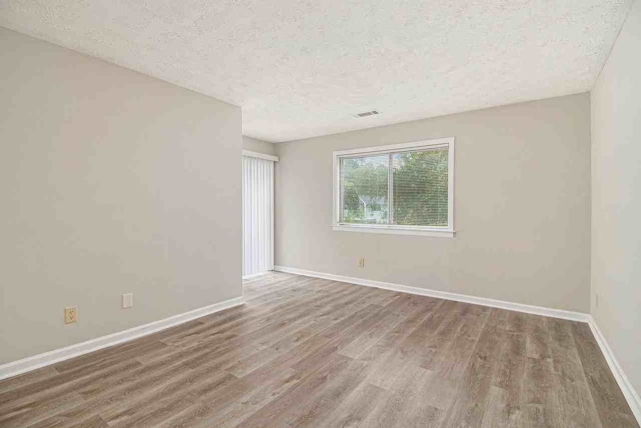 3782 Kensingwood Trce - Photo 3 of 23