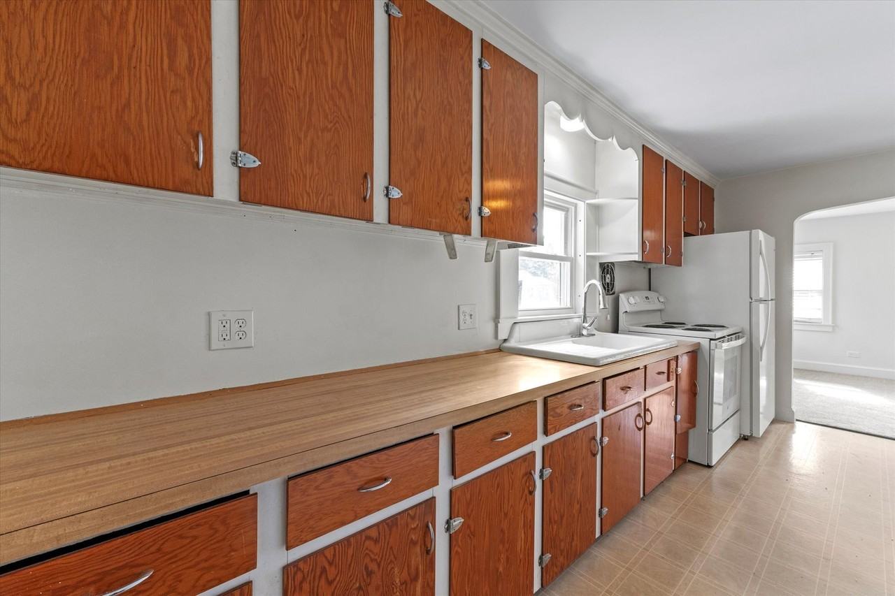 59 Gove St - Photo 3 of 23