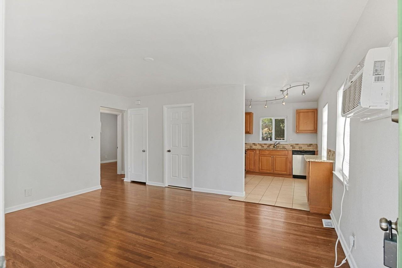 1390 Alton St - Photo 3 of 26