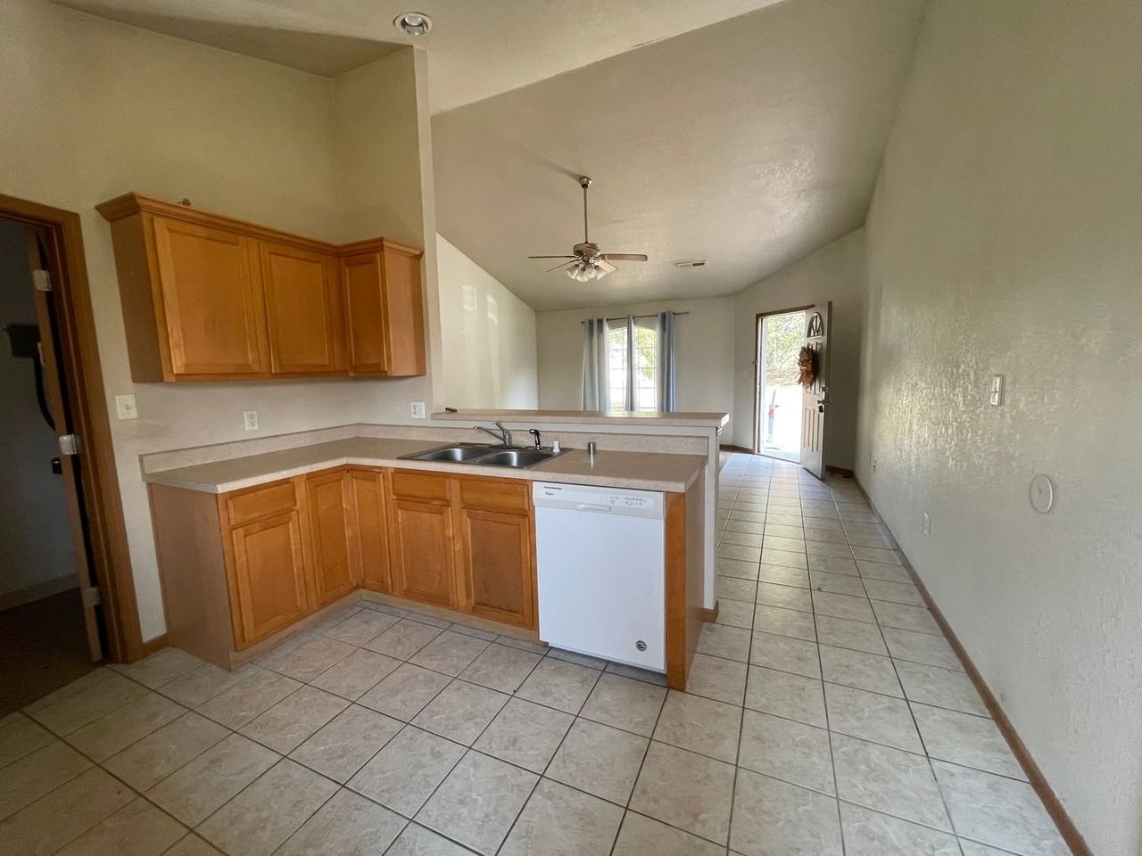 108 Boone Crossing Dr - Photo 2 of 7