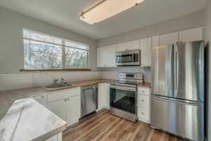 featured image of 4641 Pine St