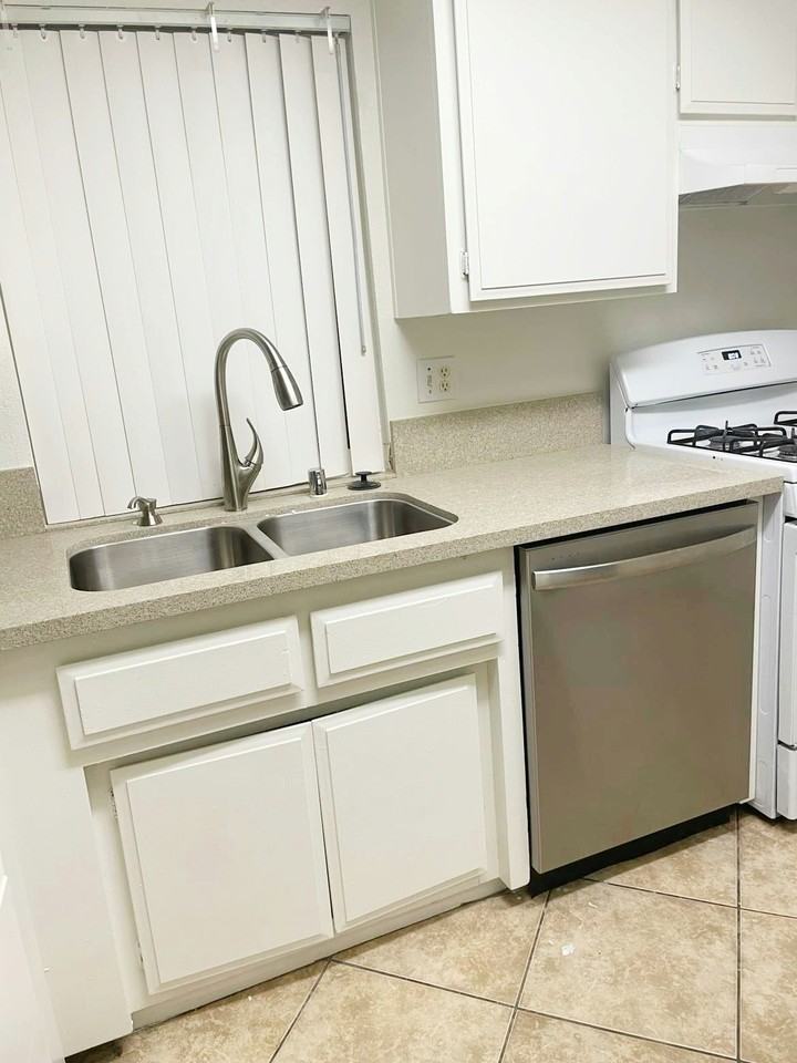 127 Tiger Ln, Unit 1 - Photo 2 of 30