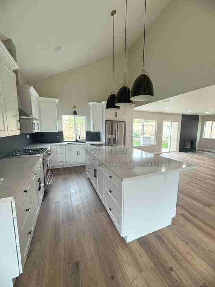 1641 Promontory Ridge Way - Photo 4 of 18