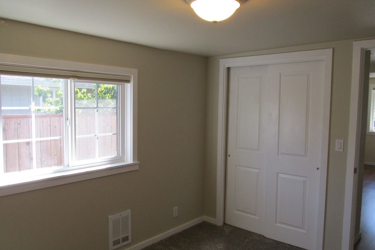 1714 S 14th St - Photo 6 of 16