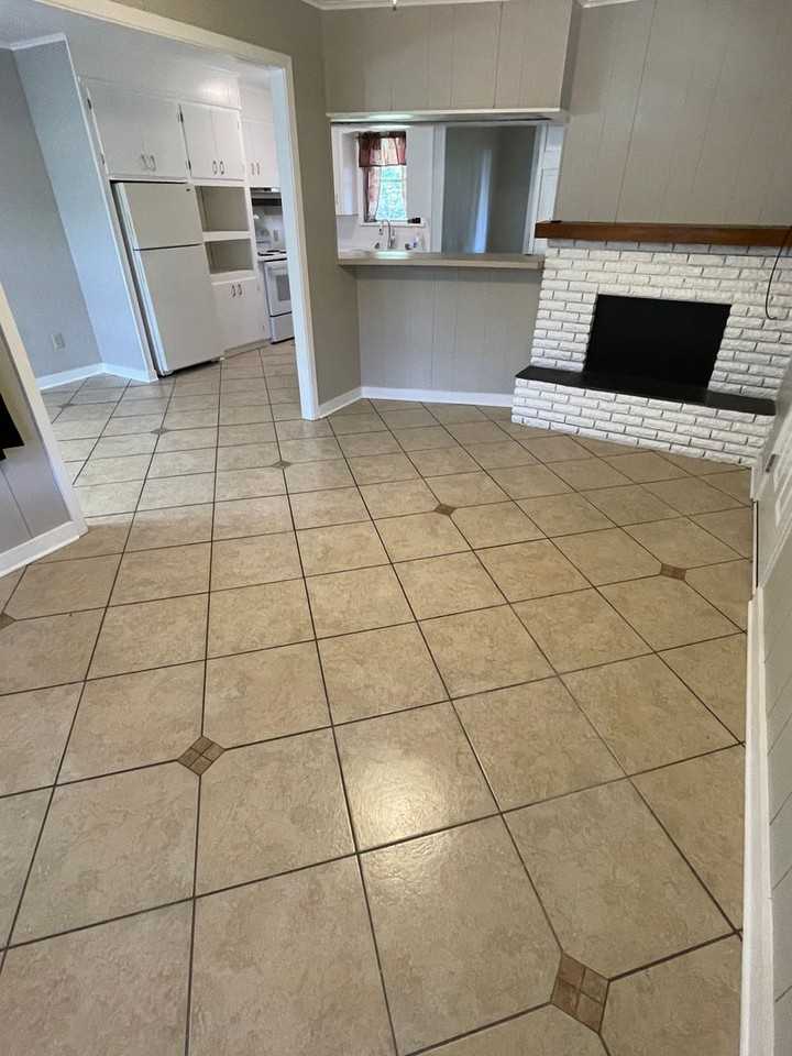 1906 Cambridge St - Photo 2 of 11