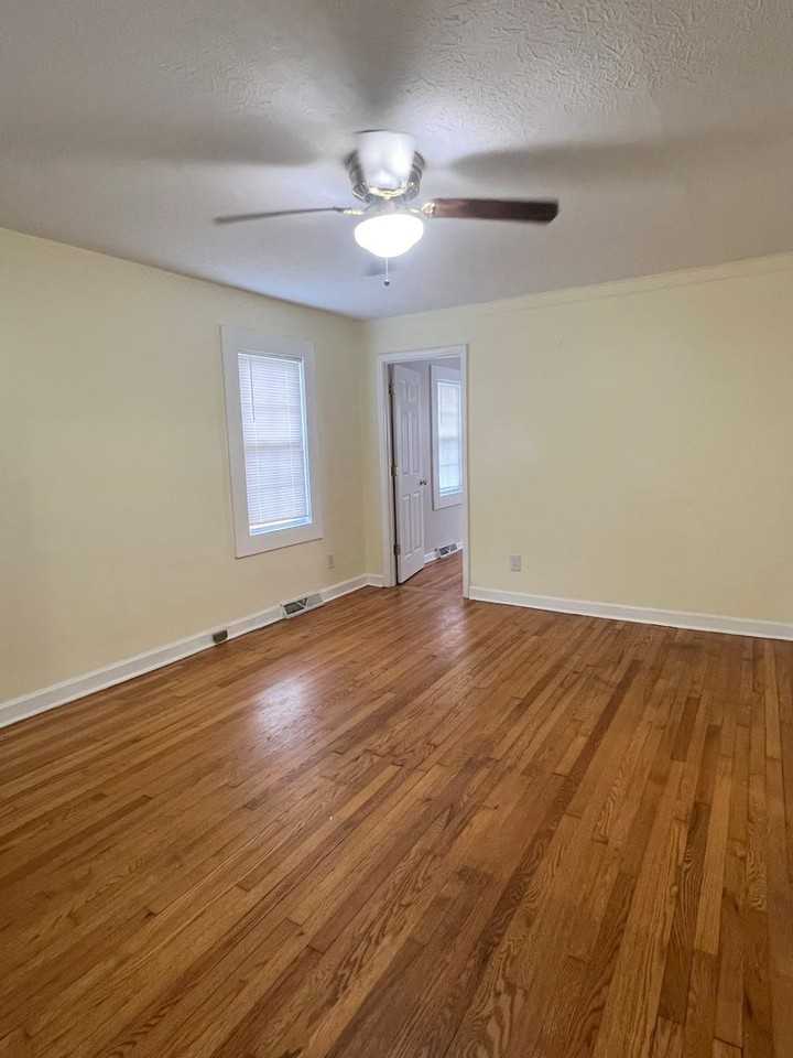 279 Bingham Rd - Photo 3 of 15