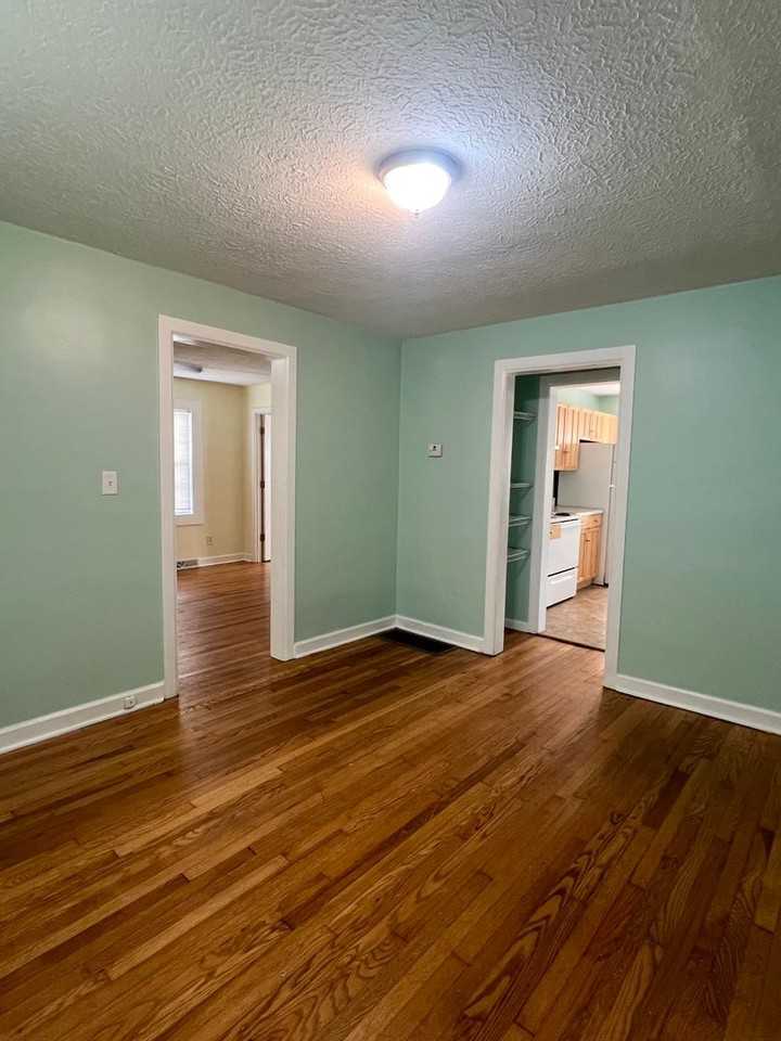 279 Bingham Rd - Photo 4 of 15
