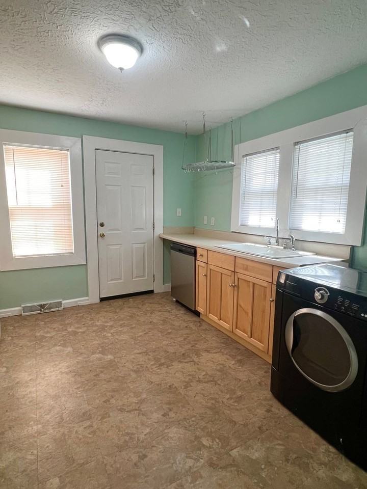 279 Bingham Rd - Photo 7 of 15
