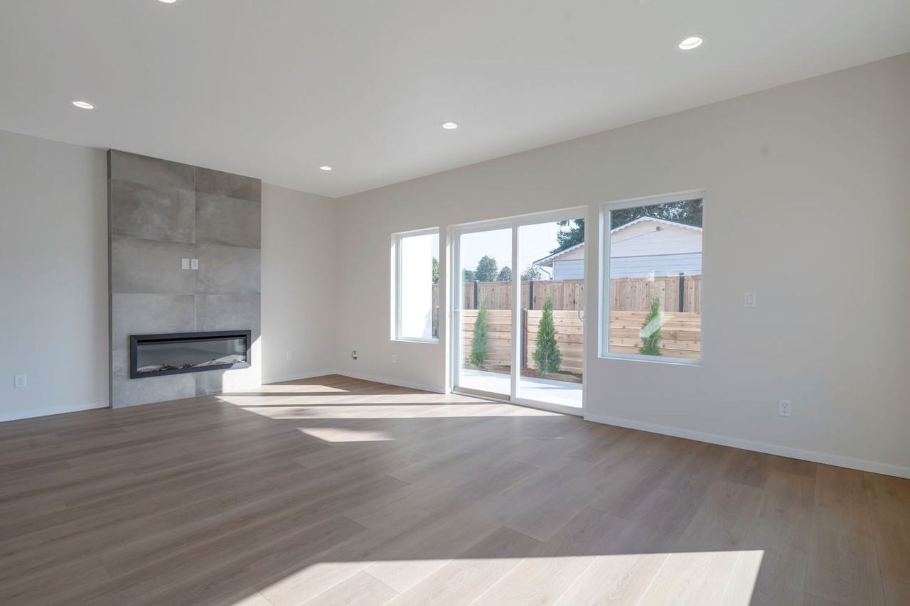 321 3rd Ave Se - Photo 5 of 15