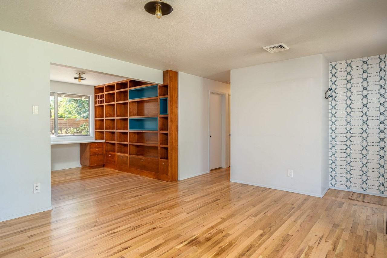 5530 Bonita Rd - Photo 5 of 27
