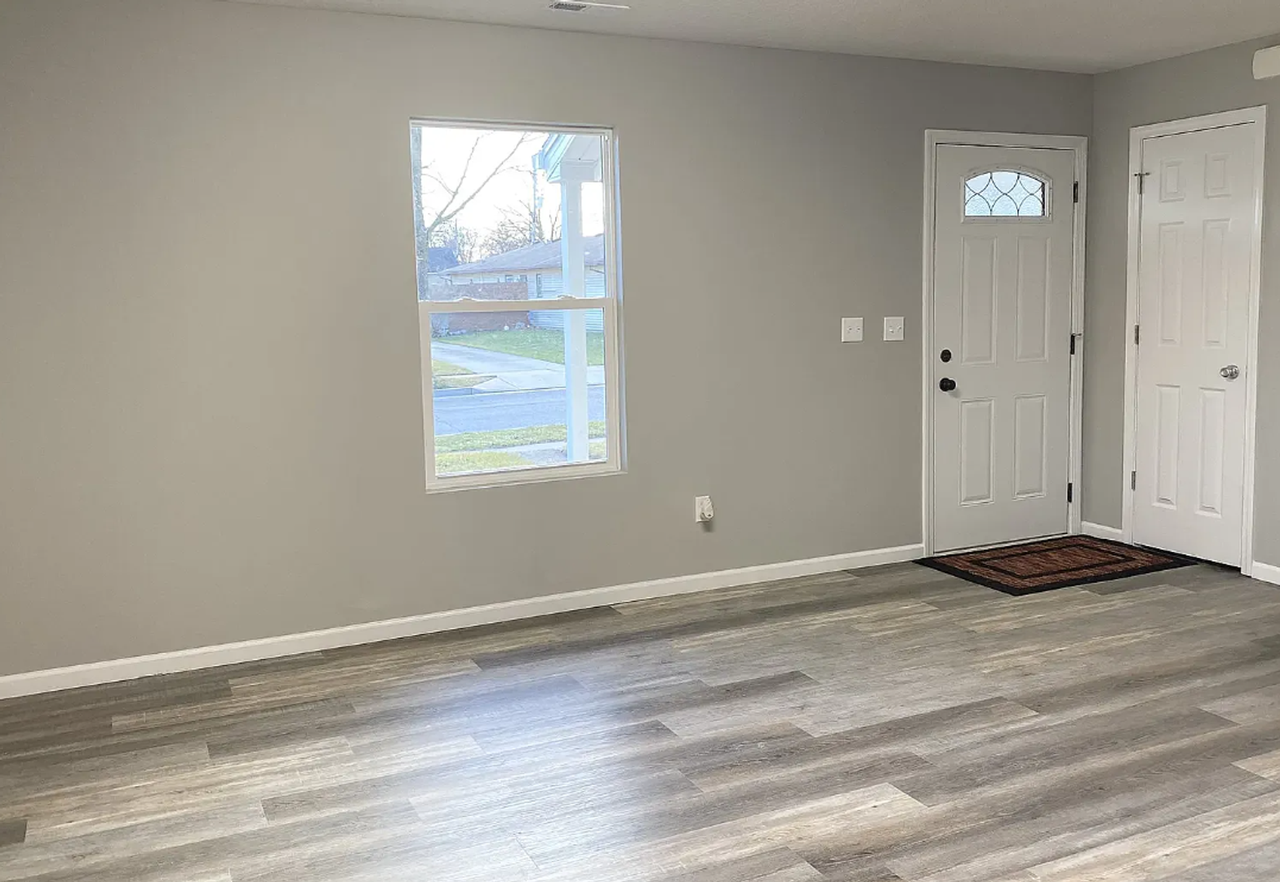 1840 Rosemont Dr - Photo 2 of 7