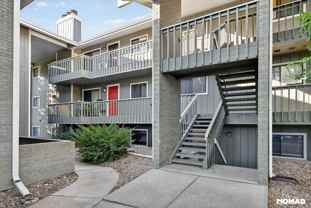 695 Manhattan Dr - Photo 1 of 1
