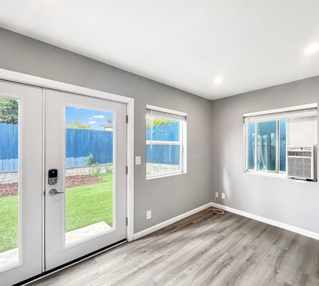 4933 Auburn Dr - Photo 4 of 22