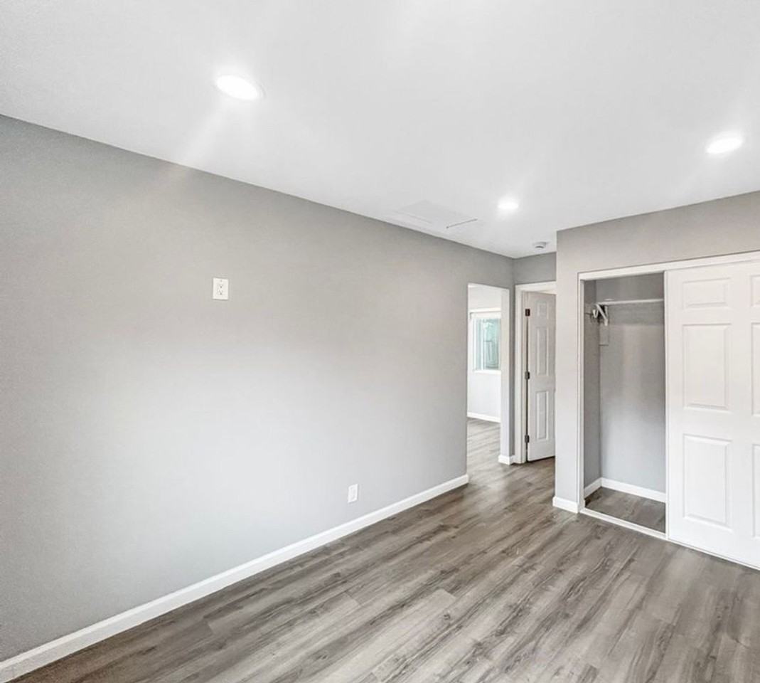 4933 Auburn Dr - Photo 6 of 22