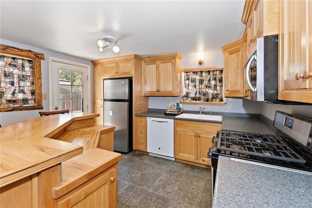 236 E Mountain View Blvd - Photo 1 of 1