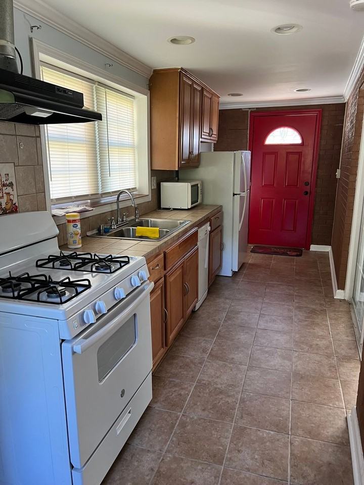 514 Monroe St - Photo 3 of 19