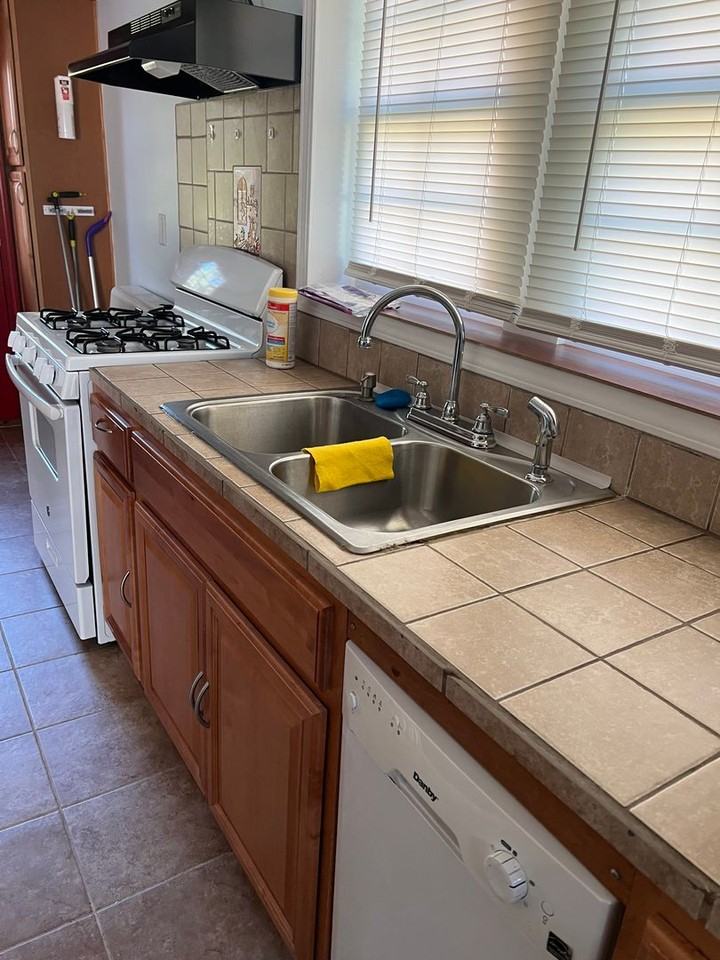 514 Monroe St - Photo 5 of 19