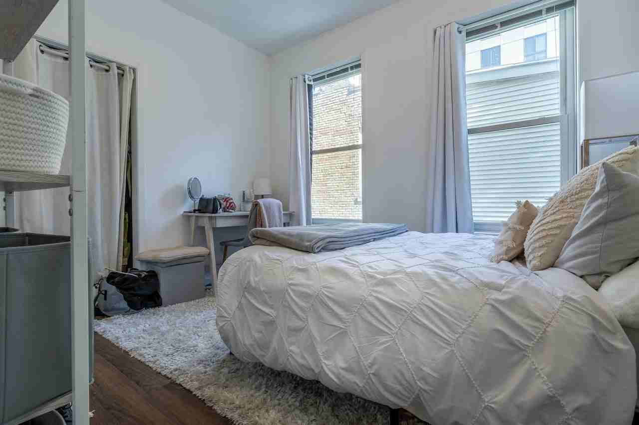 627/629 Mendota Court - Photo 3 of 14
