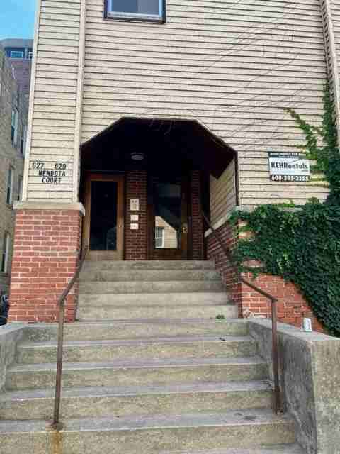 627/629 Mendota Court - Photo 3 of 15