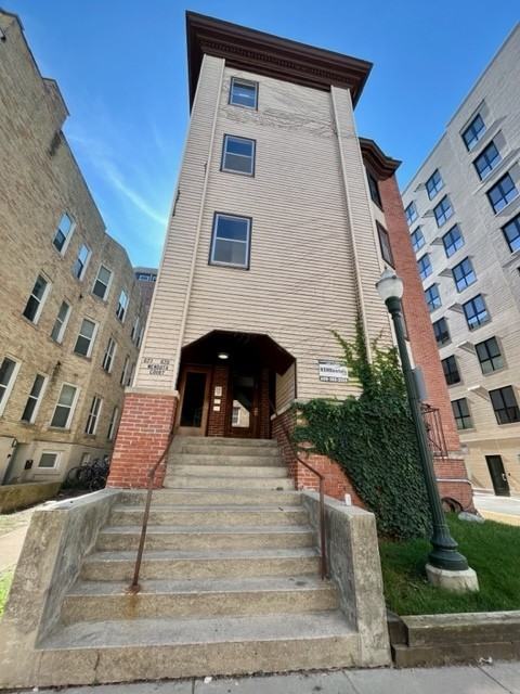 627/629 Mendota Court - Photo 5 of 15
