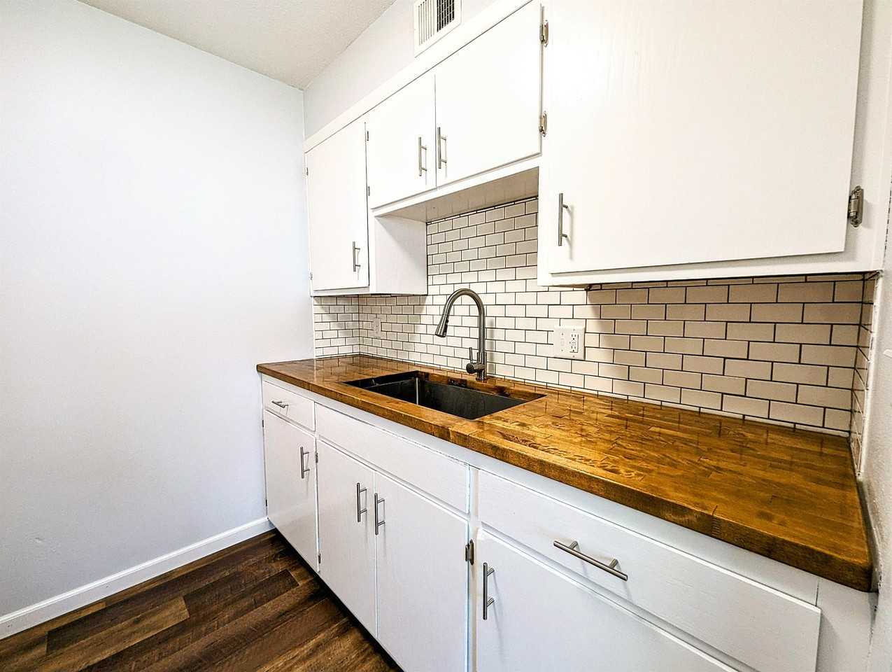 306 Central Drive - Photo 6 of 10