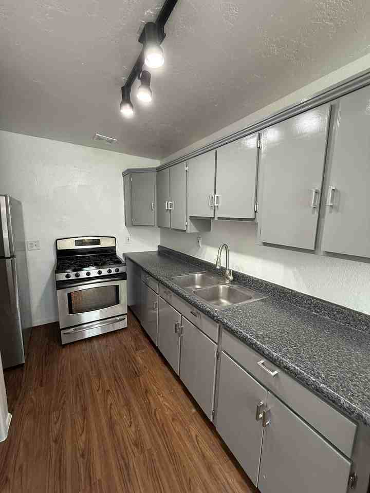 1557 // 1755 North 4th Avenue - Photo 7 of 20