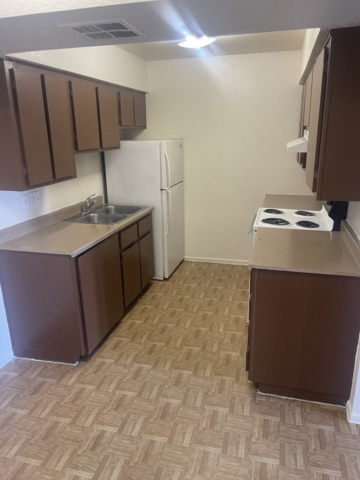 Finisterra Apartments North - Photo 2 of 29