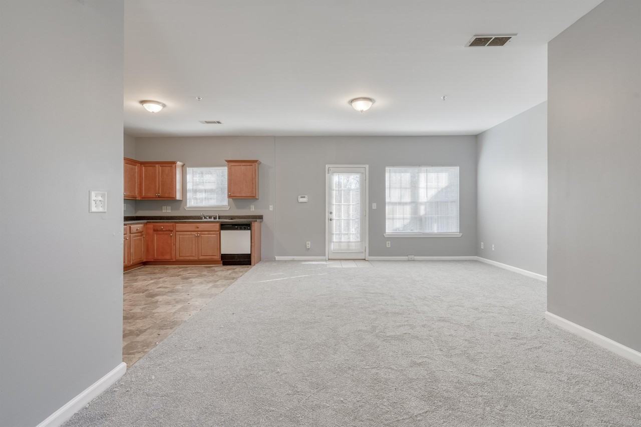 1725 Bob White Conyers, GA 30013 - Photo 2 of 28