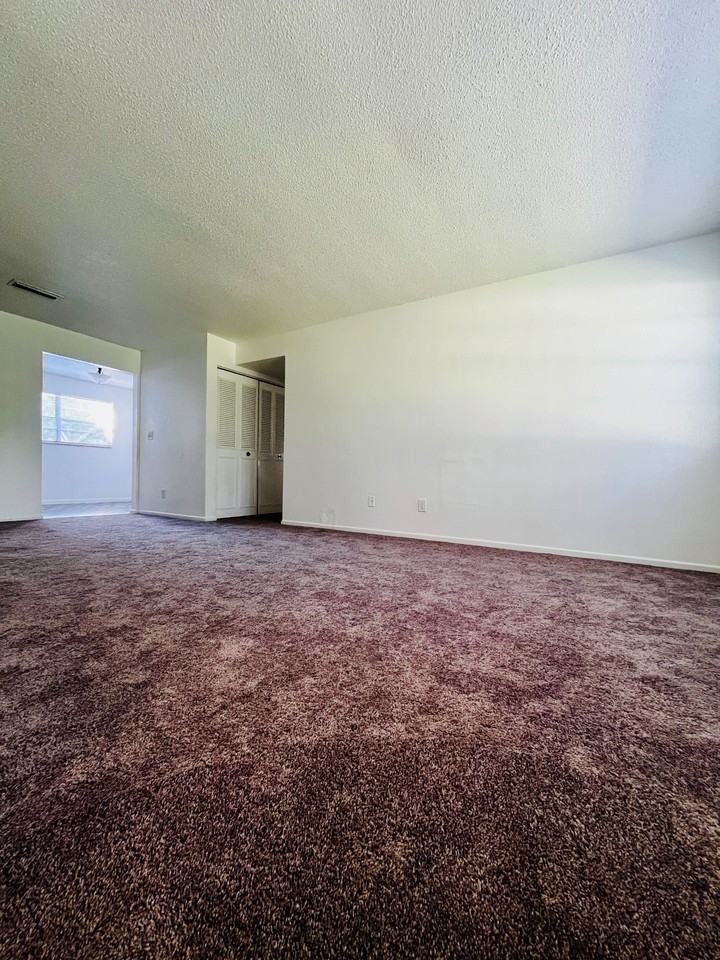 450 Tomoka Avenue - Photo 3 of 30