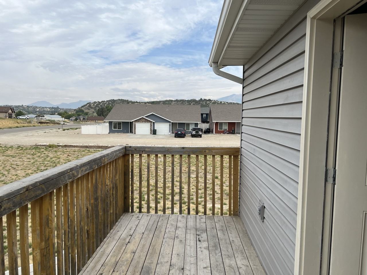 279 Country Club Parkway - Photo 3 of 21