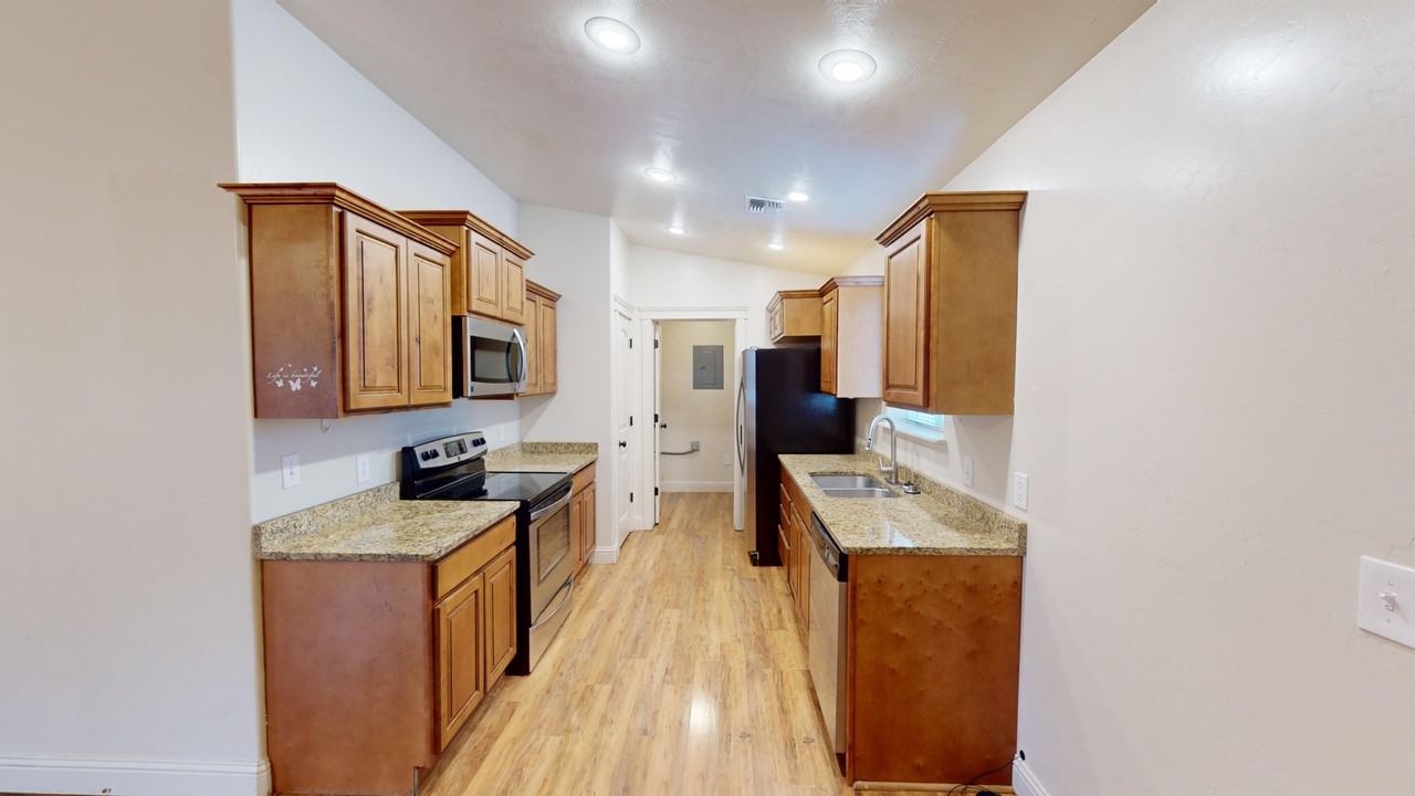 279 Country Club Parkway - Photo 7 of 21