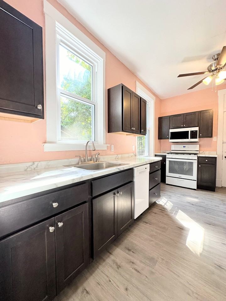 210 Franklin Avenue - Photo 2 of 19