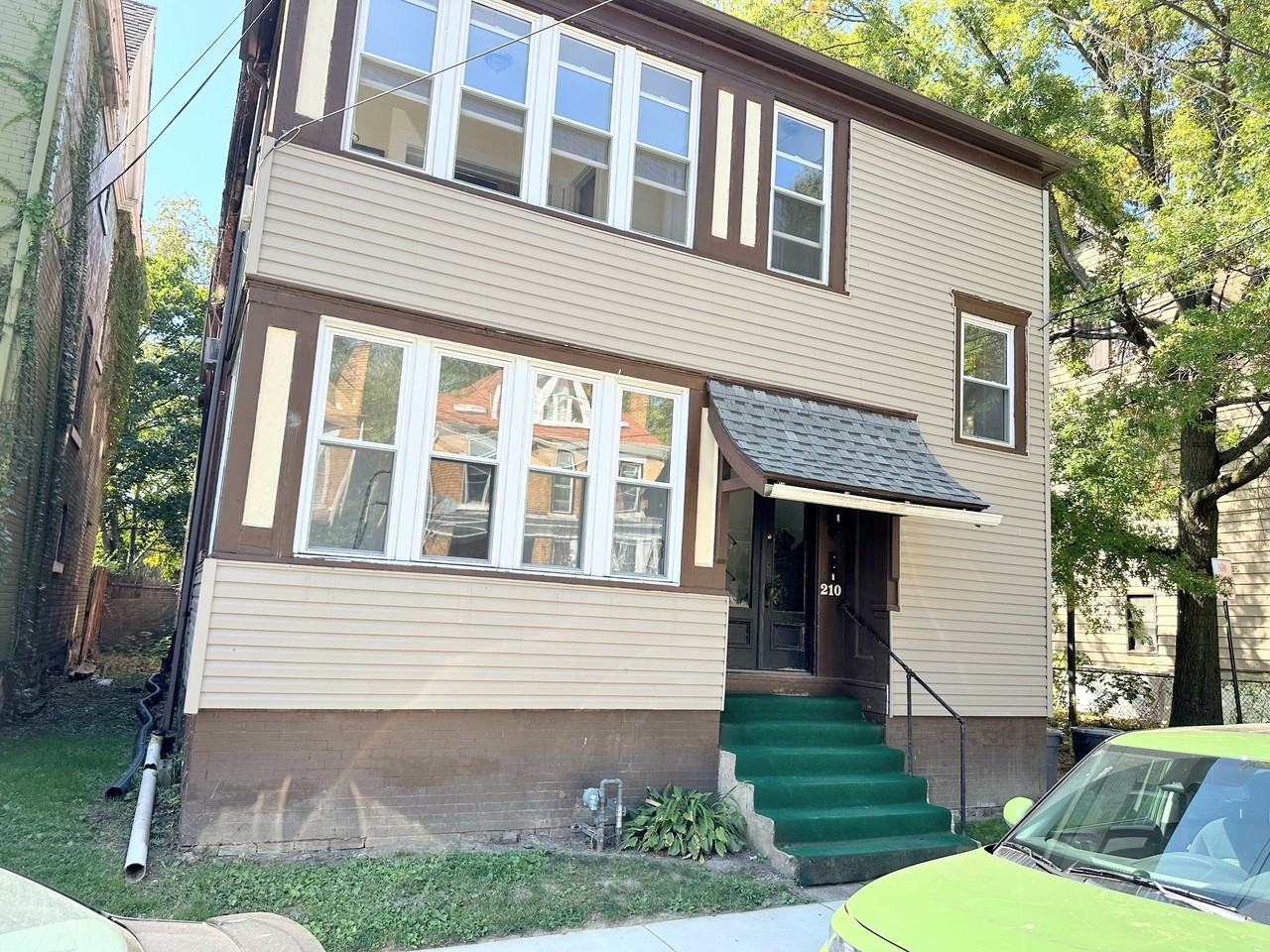 210 Franklin Avenue - Photo 4 of 19