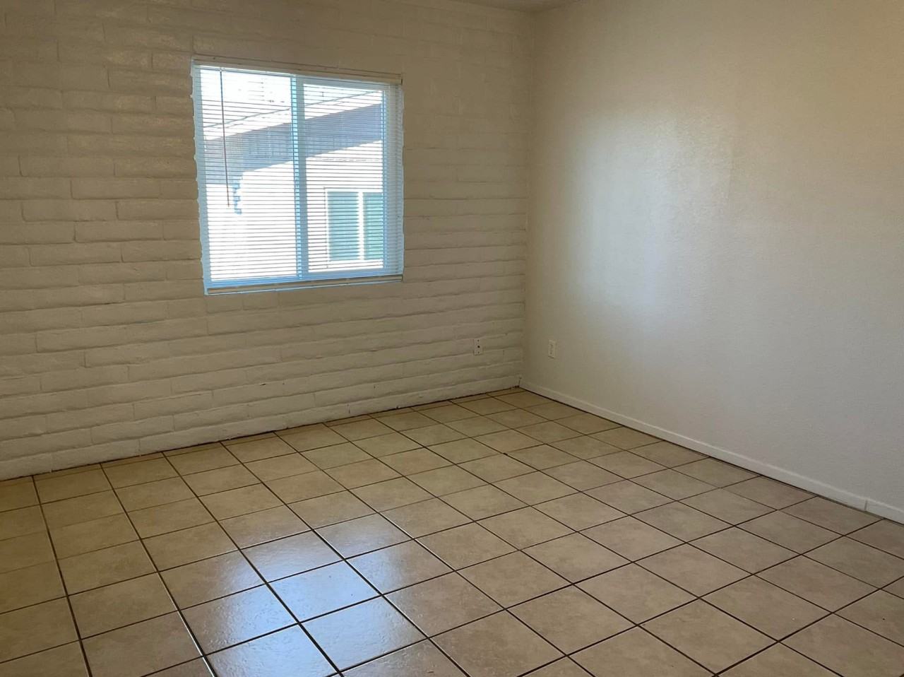 Los Cerros Apts. - Photo 5 of 8