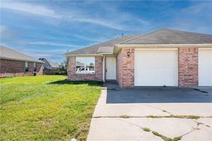 featured image of 405 E Southern Trace Dr