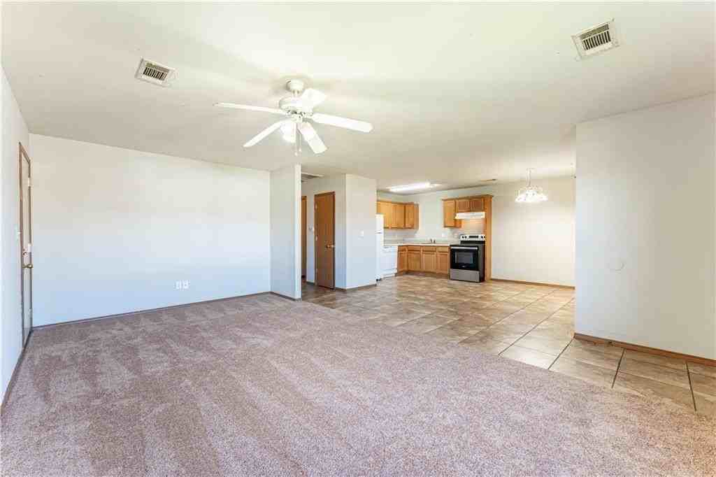 405 E Southern Trace Dr - Photo 5 of 33