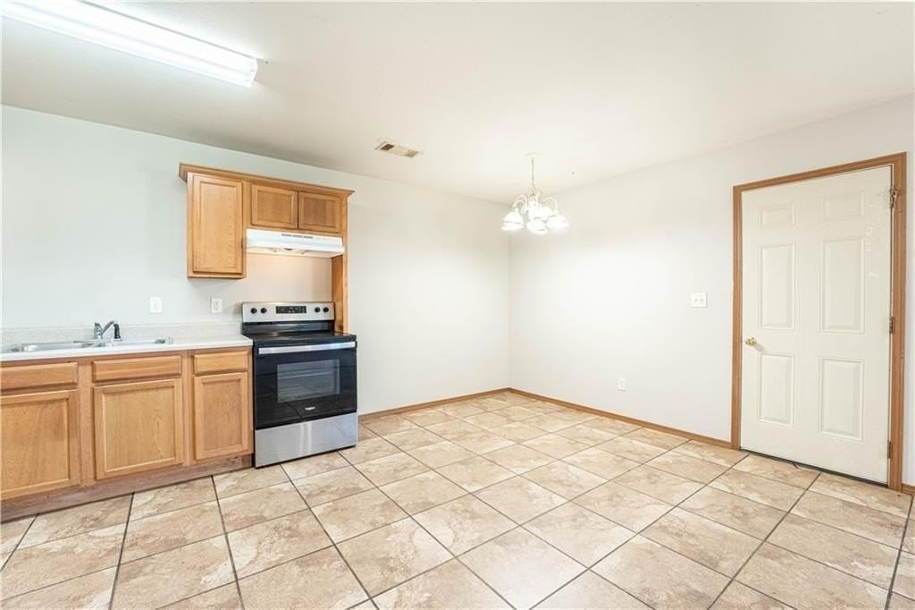 405 E Southern Trace Dr - Photo 7 of 33