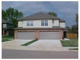 826 Oakwood Ct - Photo 1 of 1