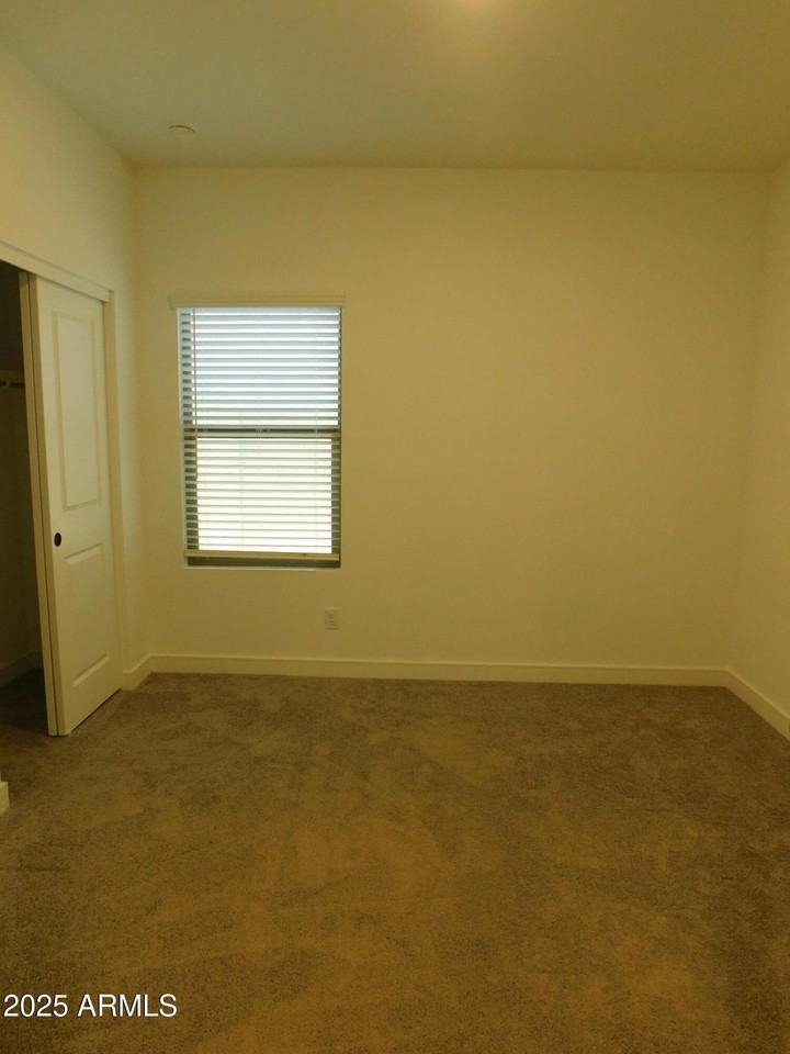 42510 W Vincent Dr - Photo 4 of 23