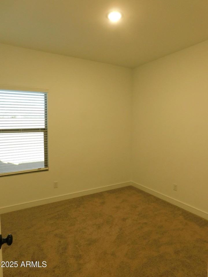 42510 W Vincent Dr - Photo 5 of 23