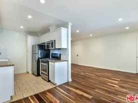 1112 N Olive Dr #6 - Photo 1 of 1