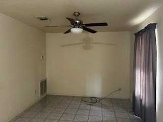 942 Colorado St - Photo 3 of 9