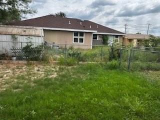 942 Colorado St - Photo 7 of 9