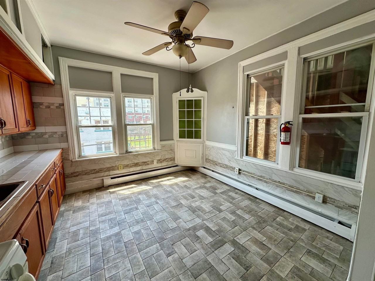 219 Oriental Ave #2 - Photo 5 of 15