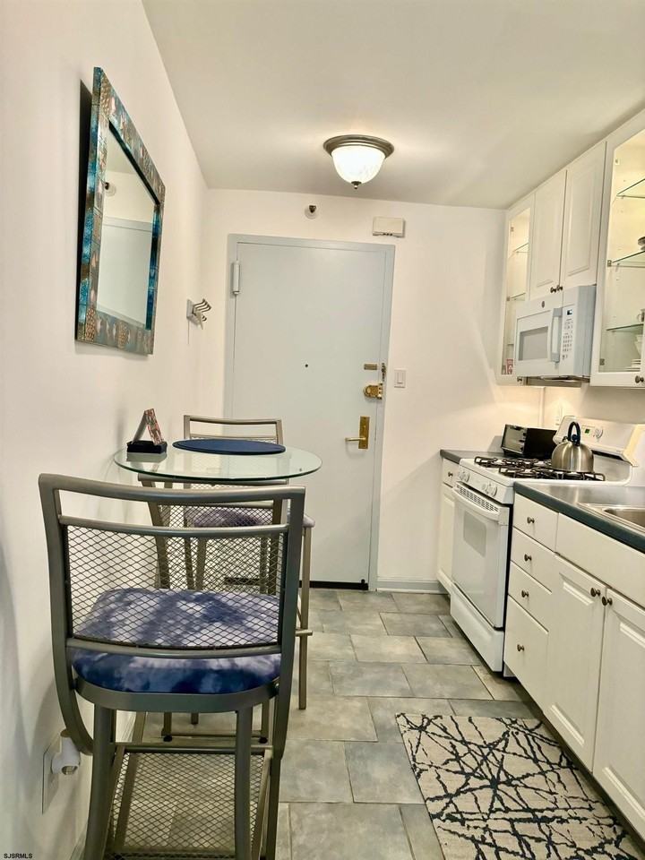 101 S Plaza Pl #414 - Photo 3 of 23