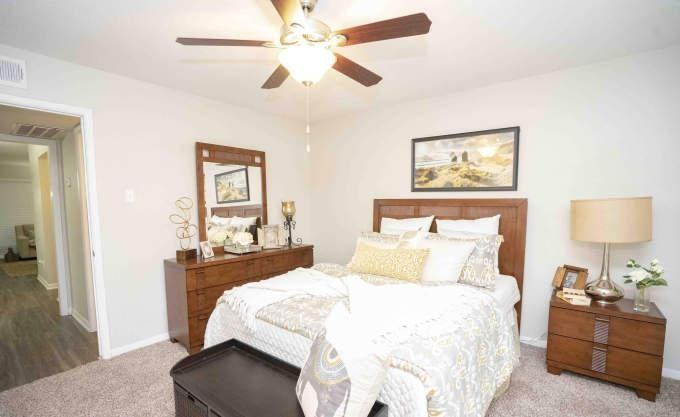 10105 Kempwood Dr - Photo 4 of 10