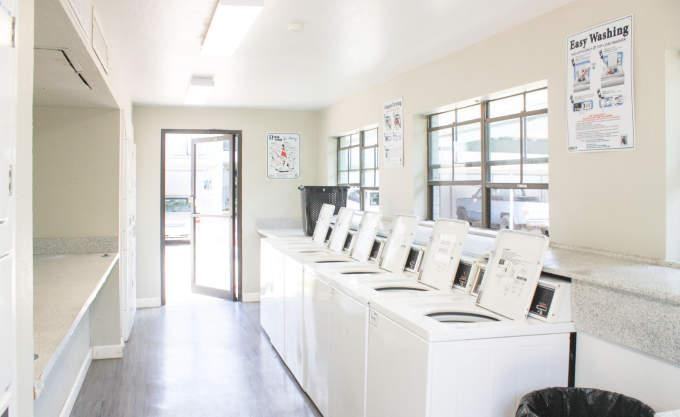 10105 Kempwood Dr - Photo 6 of 10